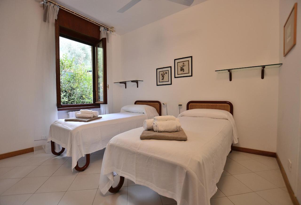 Apartment Frader Otto With Lake View Torri Del Benaco Bagian luar foto